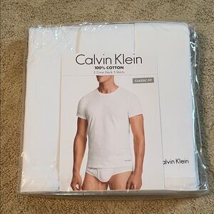 🤍New w/tags Calvin Klein Men’s White Crew Neck T-Shirts - 3 Pack🤍